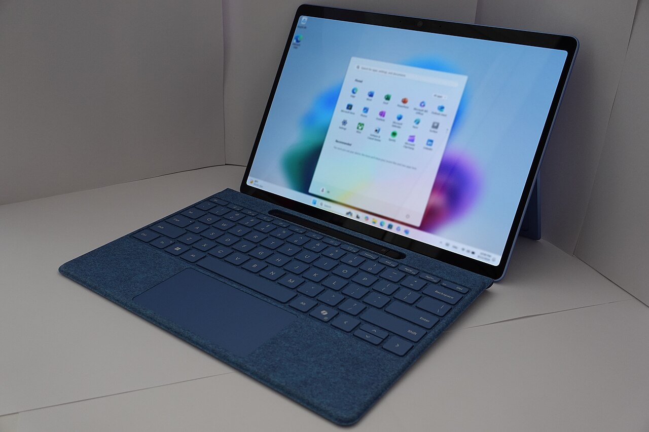 Máy tính 2-in-1 Windows với bàn phím rời