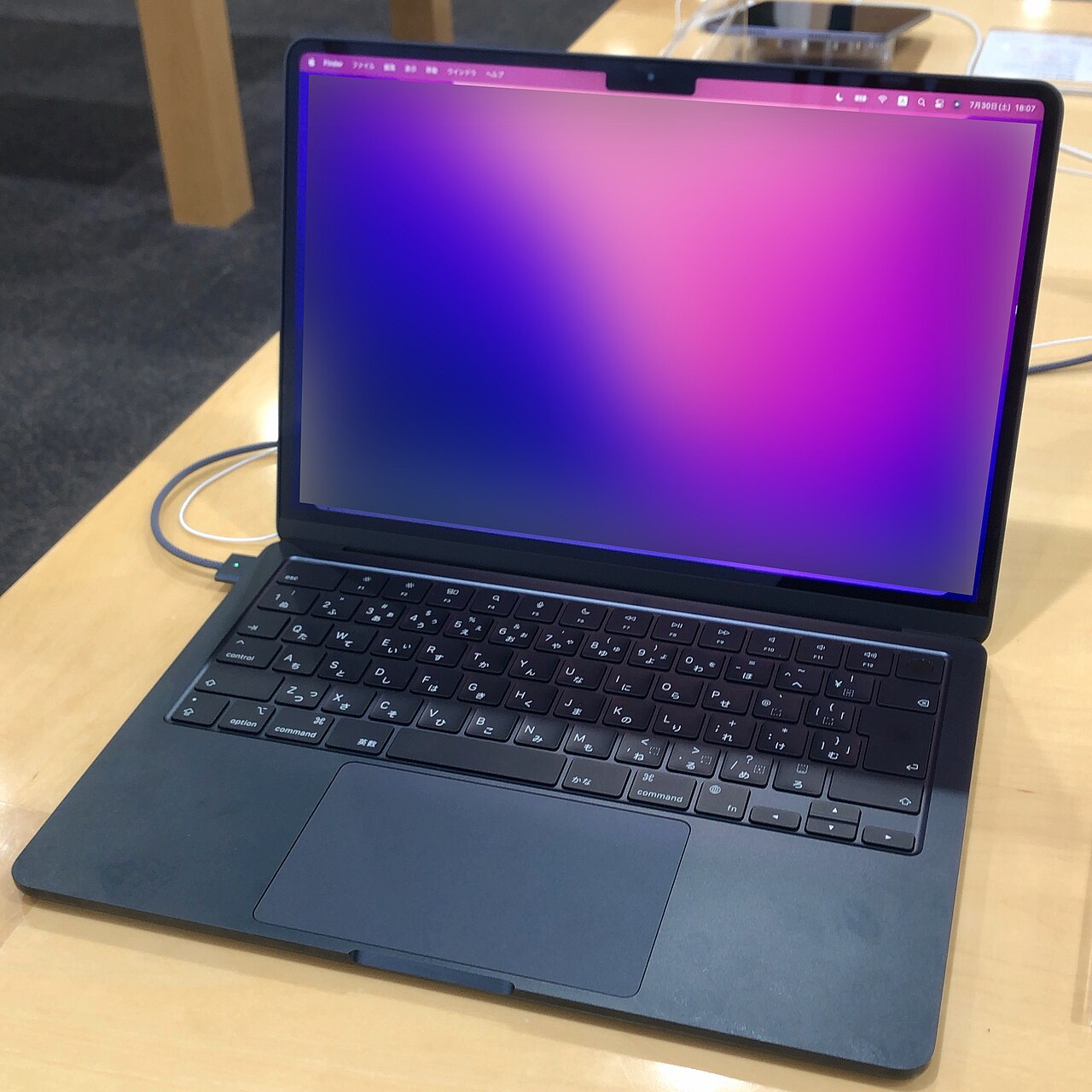 MacBook Air M2 phiên bản màu Midnight đã qua sử dụng