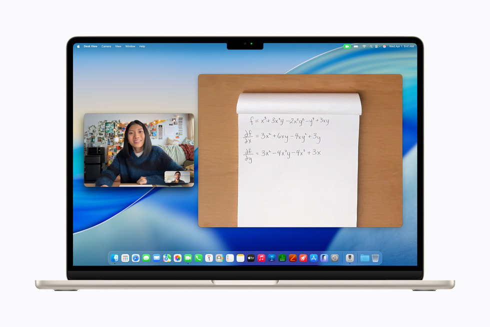 MacBook Air trên bàn làm việc, minh họa thao tác tắt máy sau khi sử dụng