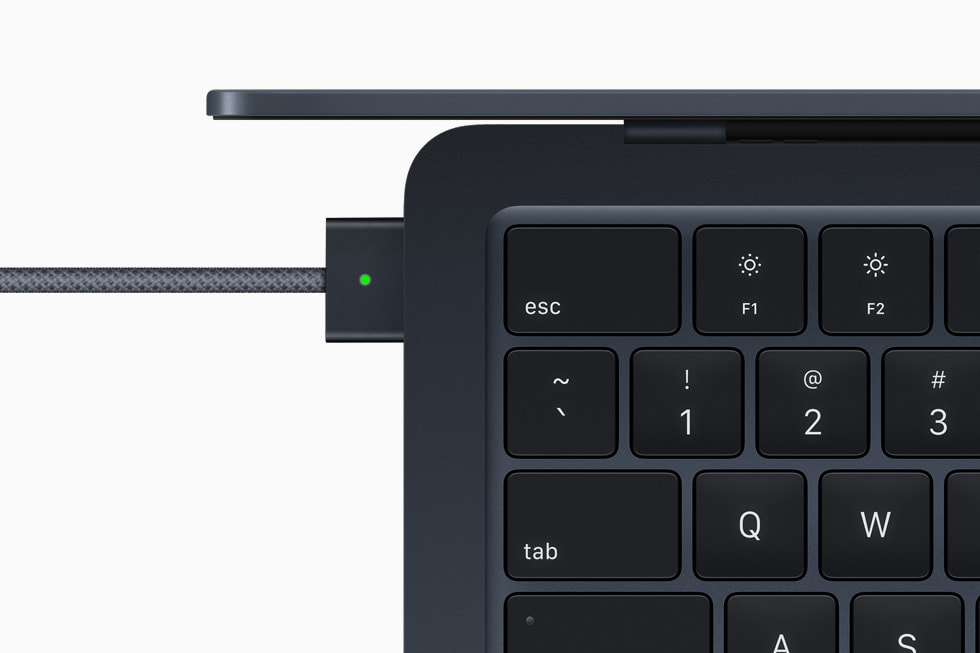 Cổng kết nối và sạc an toàn trên các dòng MacBook chip Apple