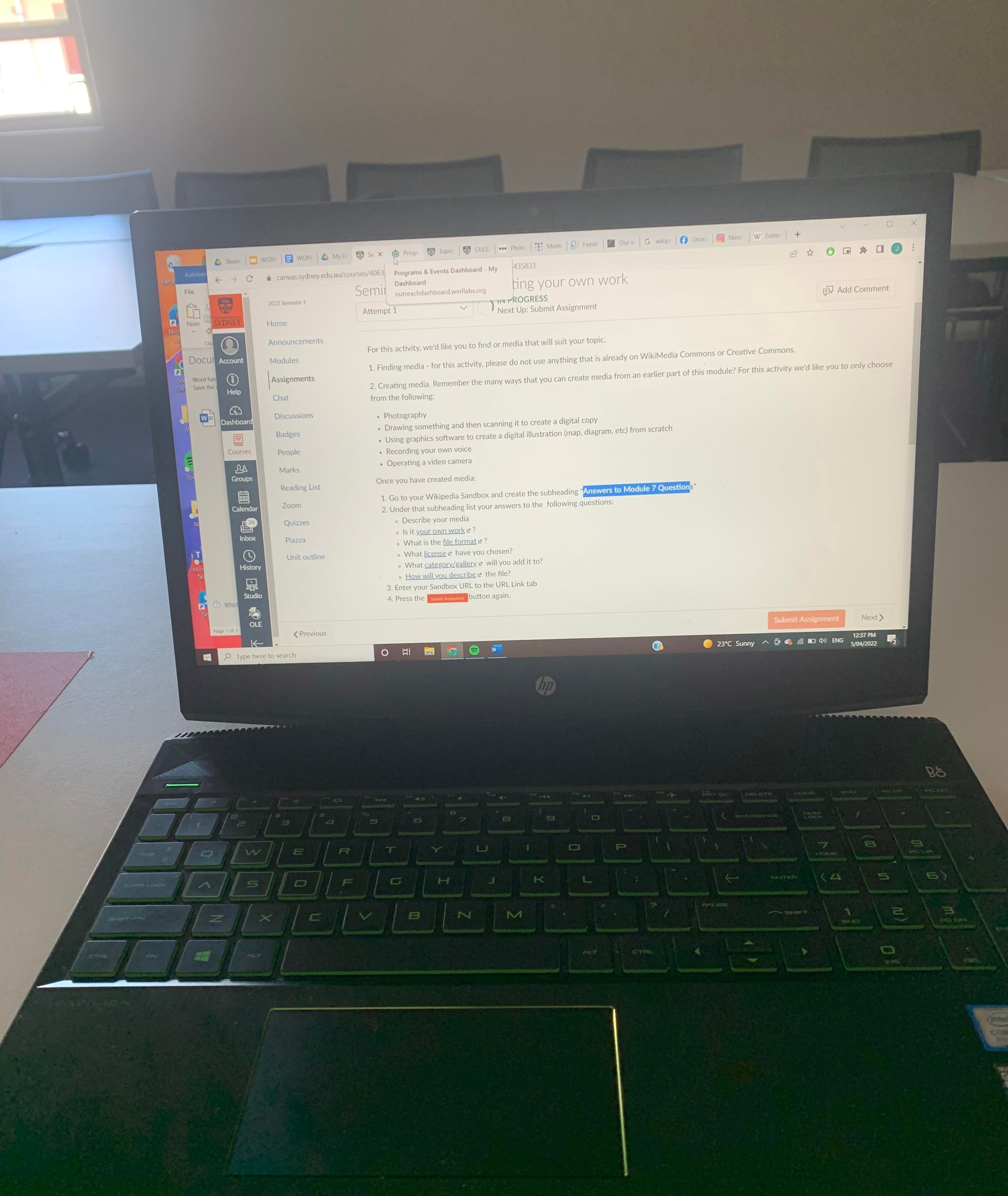 Máy tính xách tay HP Pavilion đời trước