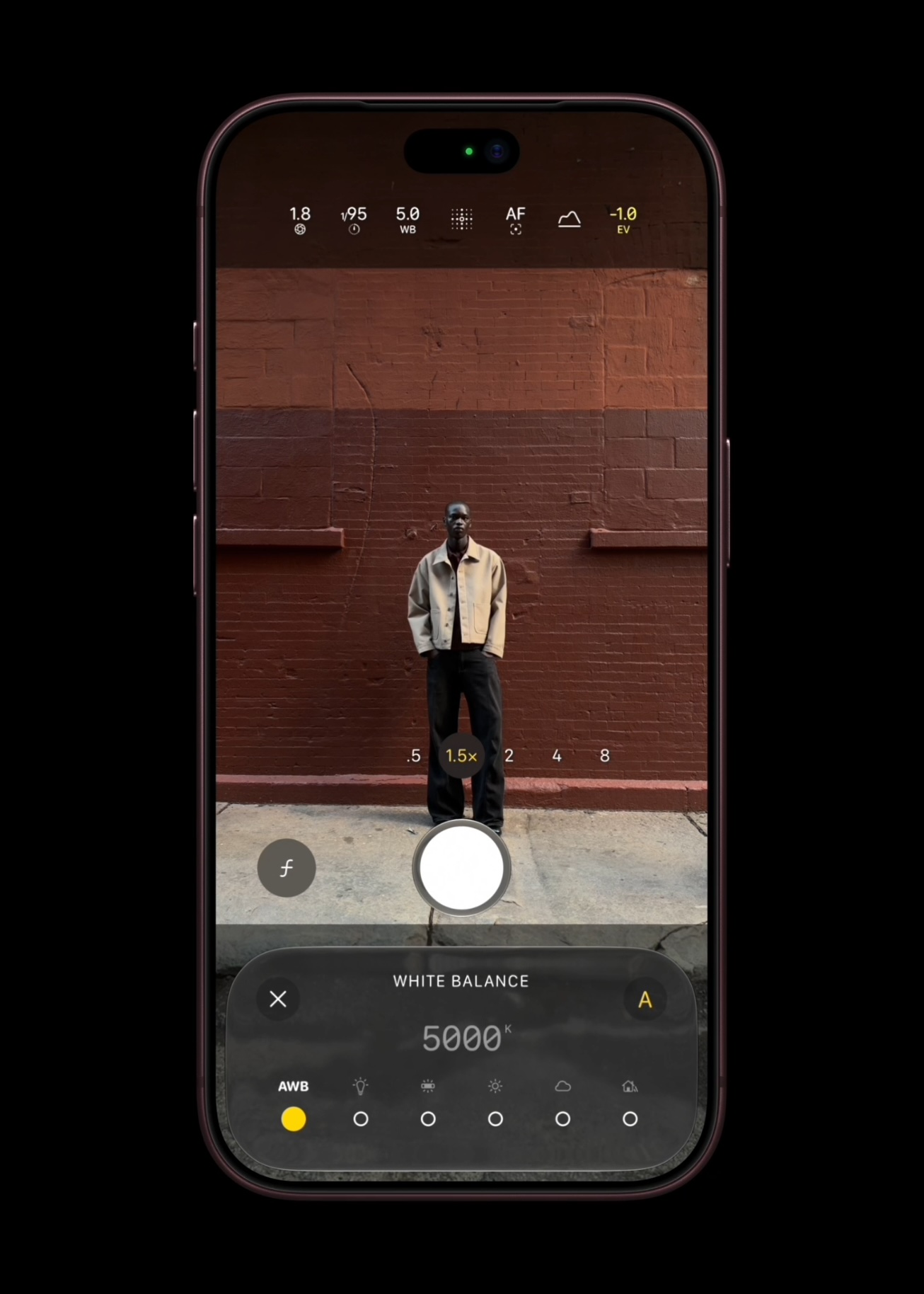 Giao diện Pro controls trong ứng dụng Camera trên iPhone 18 Pro