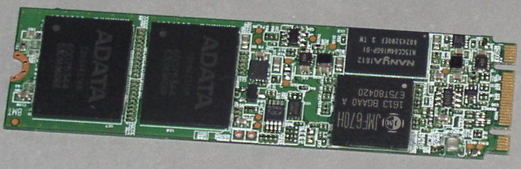 Ổ cứng thể rắn SSD chuẩn M.2 bên trong laptop