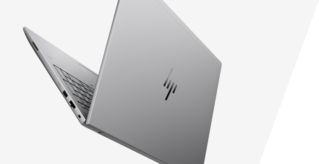 Mặt lưng kim loại màu bạc Meteor Silver của HP ZBook X G2i 16