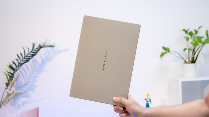 Cổng kết nối của ASUS Zenbook A14 UX3407QA-QD299WS