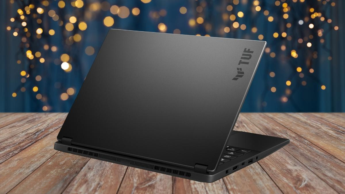 Vỏ kim loại màu xám của ASUS TUF Gaming A14 FA401UM-RG049W