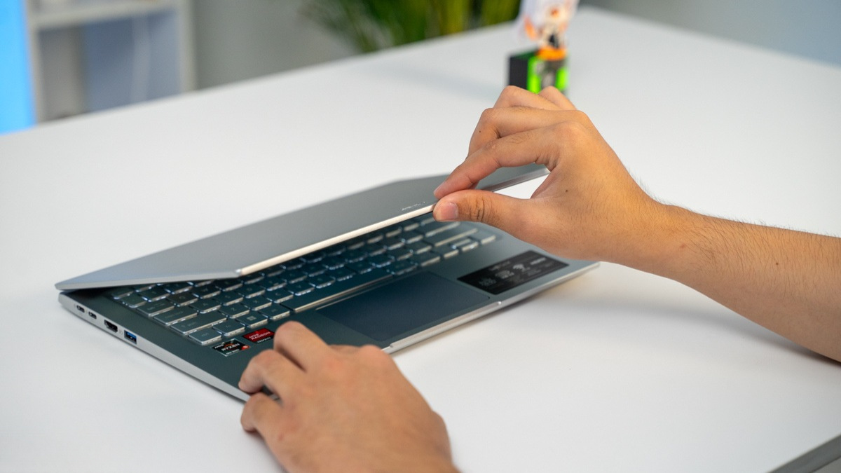 Thiết kế mỏng nhẹ Acer Swift Go 14 SFG14-41-R251