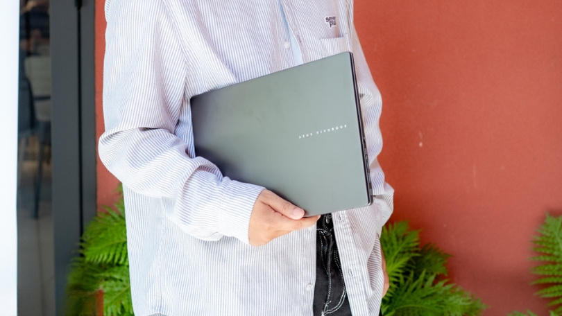 Thiết kế ASUS Vivobook S14 S3407CA-LY095WS
