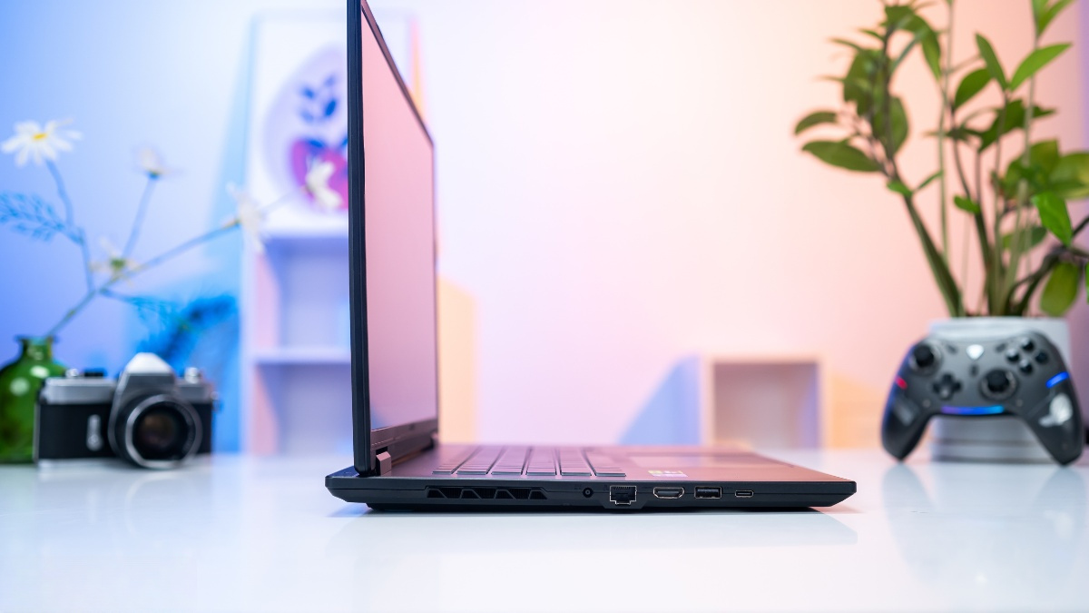 Cổng giao tiếp đa dạng trên thân máy Gigabyte Gaming A16 GA6H-CMHH2VN893SH