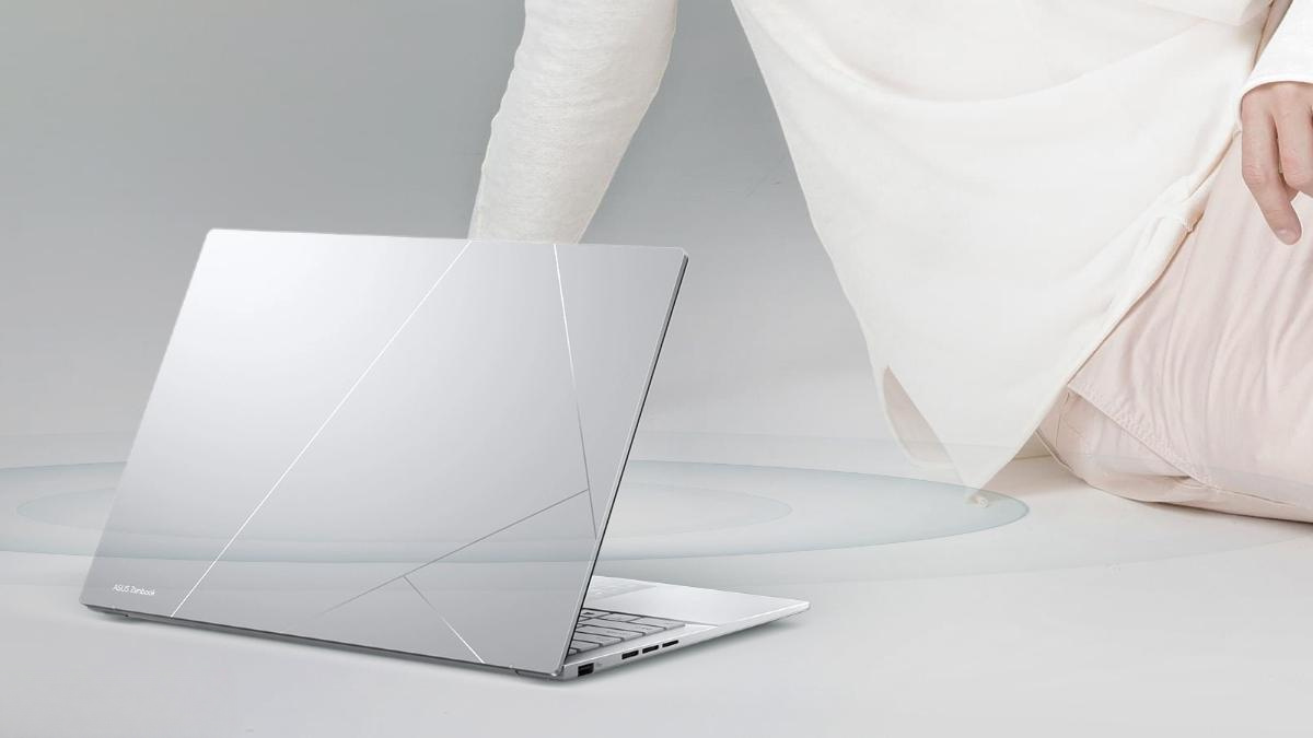 ASUS Zenbook 14 UX3405CA-ST1713W cho người làm việc di động