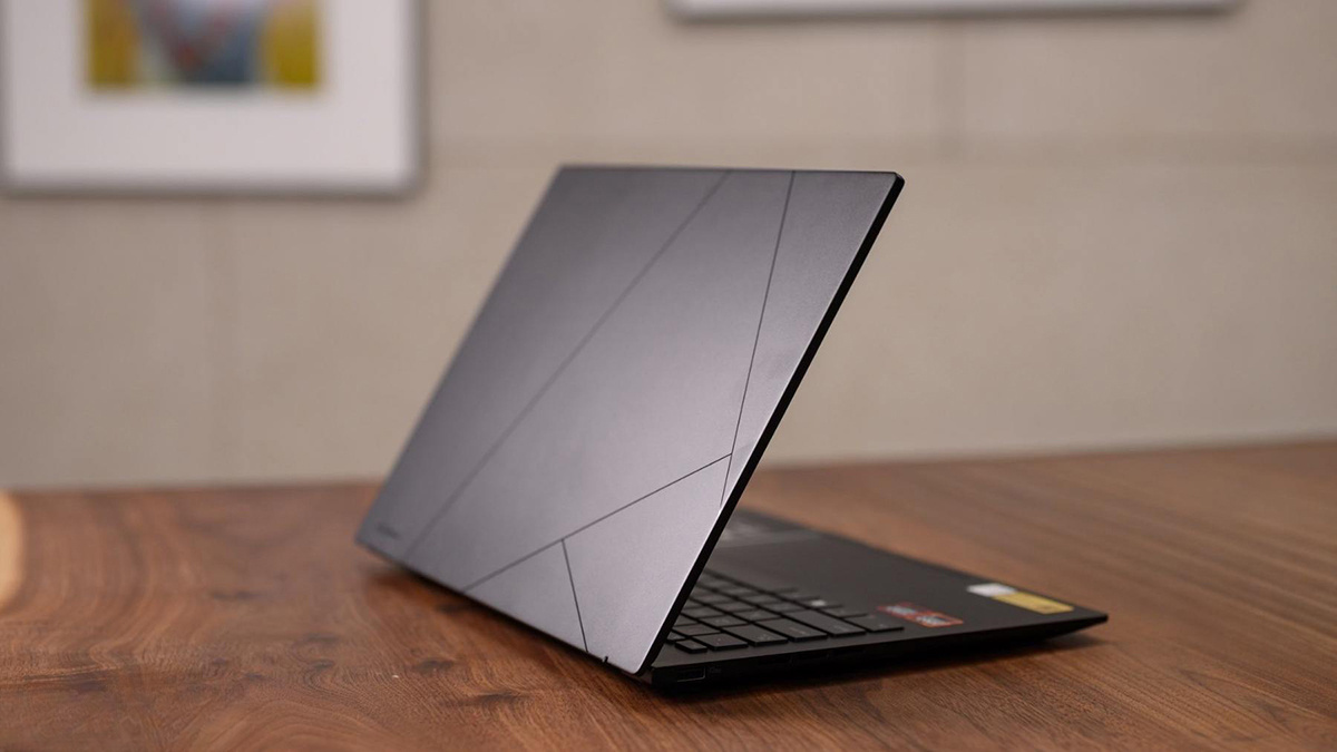 Cổng kết nối của ASUS Zenbook 14 UM3406GA-QD075WS