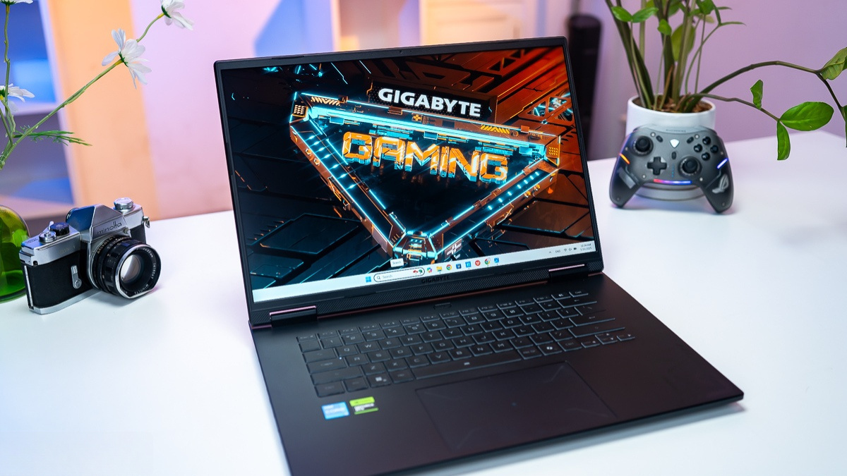 Thời lượng pin 76,1Wh và kết nối của Gigabyte Gaming A16 GA6H-CVHI3VN893SH