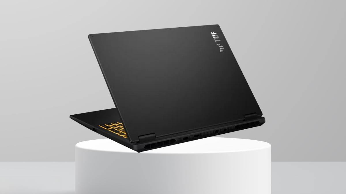 Thiết kế màu đen của ASUS TUF Gaming 16 FX610JH-TU009W