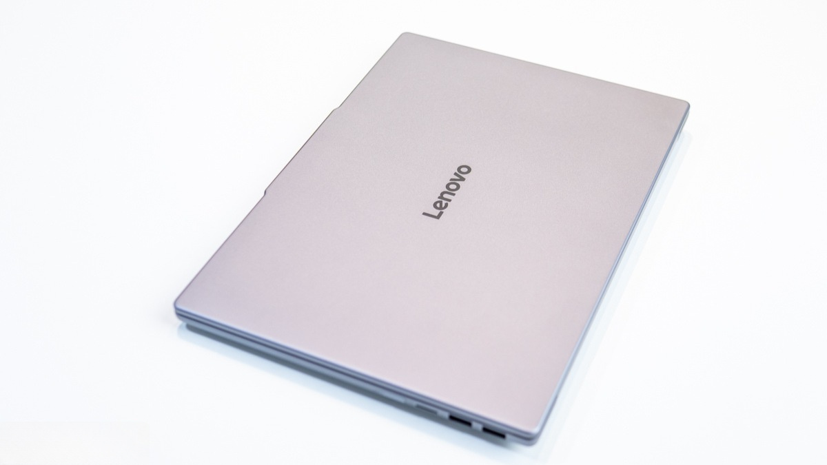 Thiết kế mỏng nhẹ của Lenovo IdeaPad Slim 5 14AKP10 83HX00ABVN