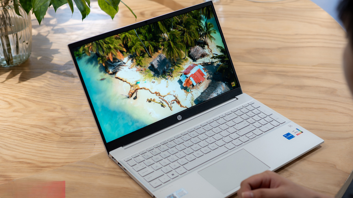 Màn hình IPS 15,6 inch của HP Pavilion 15-EG3095TU