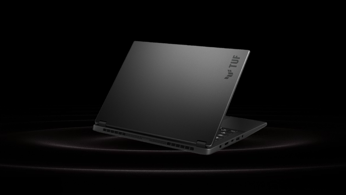 Thiết kế nhỏ gọn của ASUS TUF Gaming A14 FA401EA-RG034W