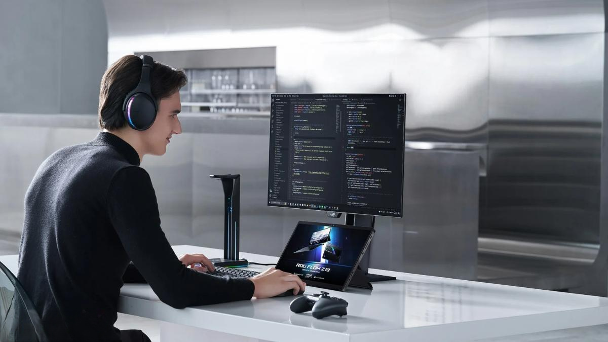 ASUS ROG Flow Z13 GZ302EA-RU232WS dành cho nhà sáng tạo và game thủ