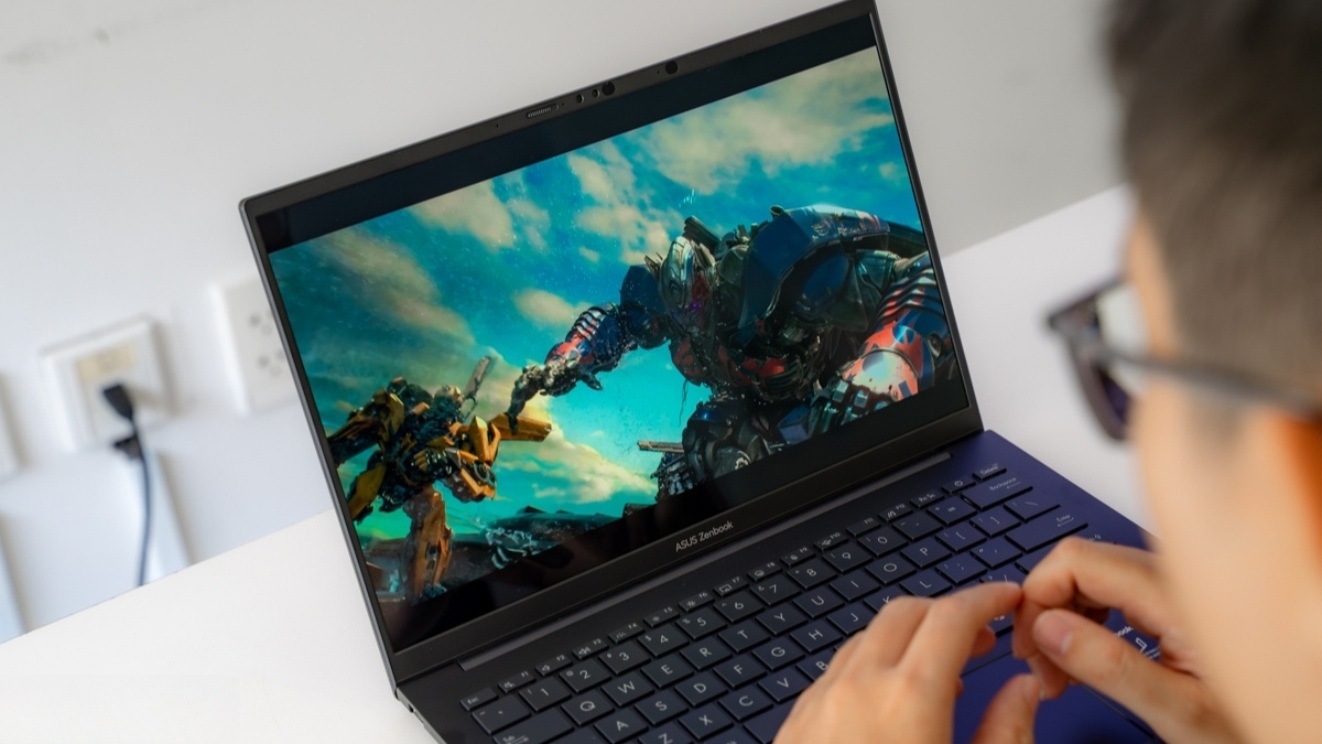 Màn hình OLED 3K 120Hz của ASUS Zenbook 14 UM3406KA-PP590WS