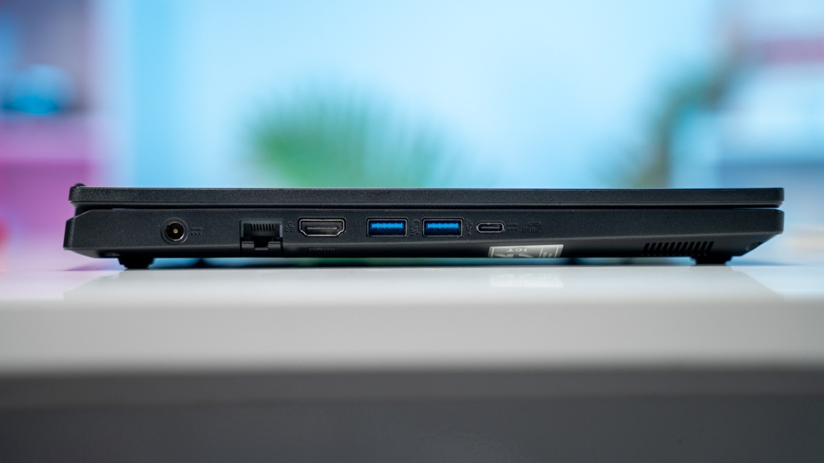 Thiết kế Acer Nitro V 15 ProPanel ANV15-41-R7CR