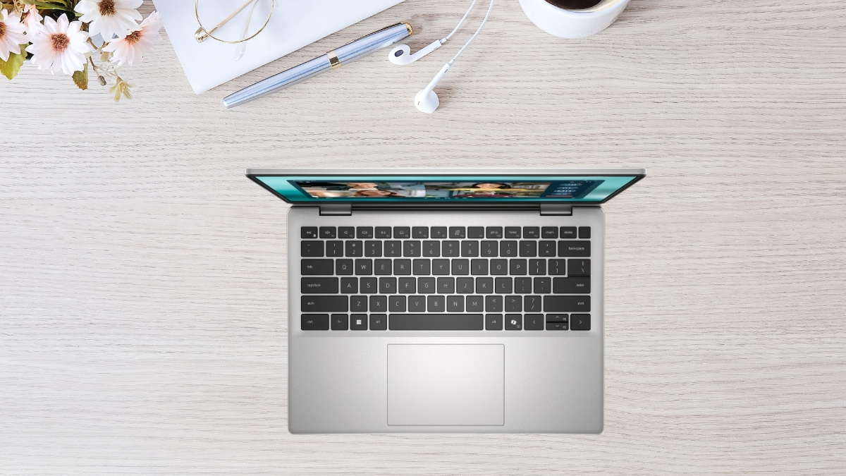 Thân máy màu bạc của laptop Dell 14 DC14250 DC4C5386W