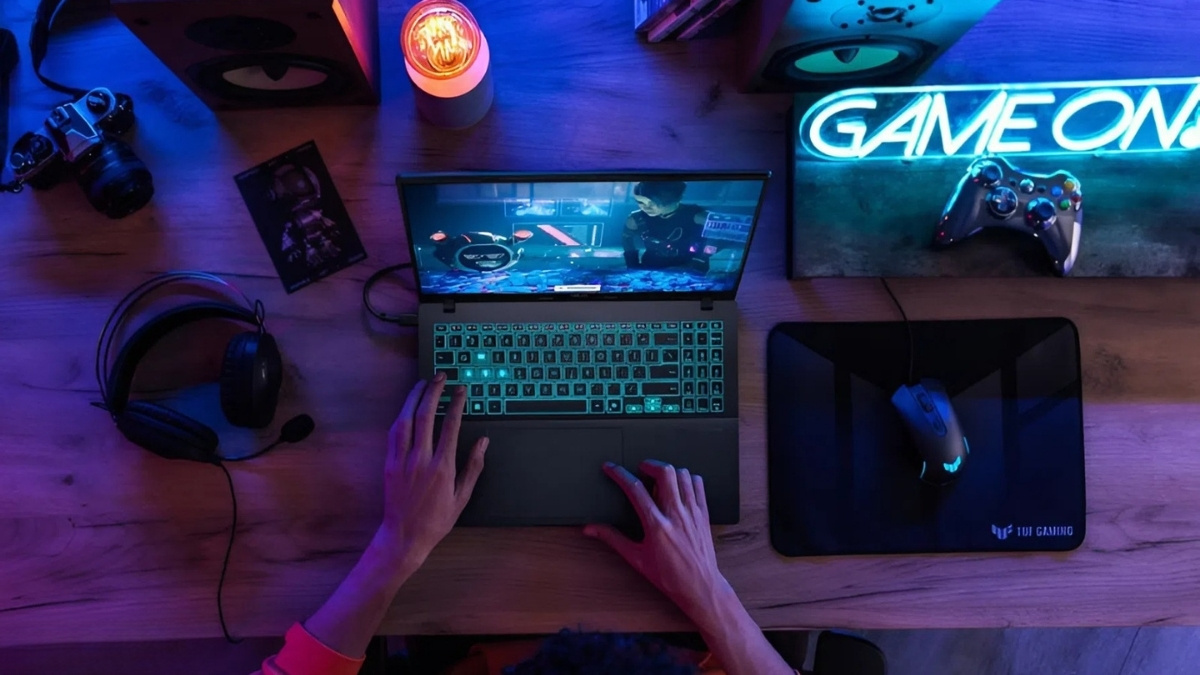 Mặt lưng và bàn phím ASUS Gaming V16 V3607VH-RP025W