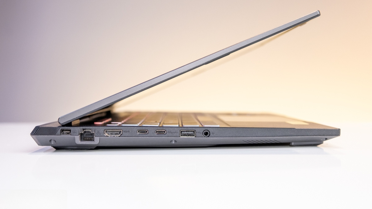 Thiết kế ASUS TUF Gaming F16 FX608JHR-RV037W