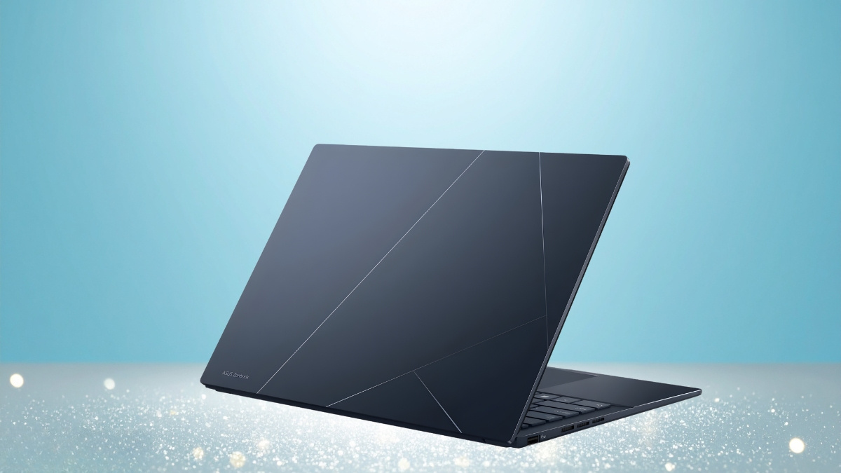 Pin 75Wh và cổng kết nối của ASUS Zenbook 14 UX3405CA-ST628W