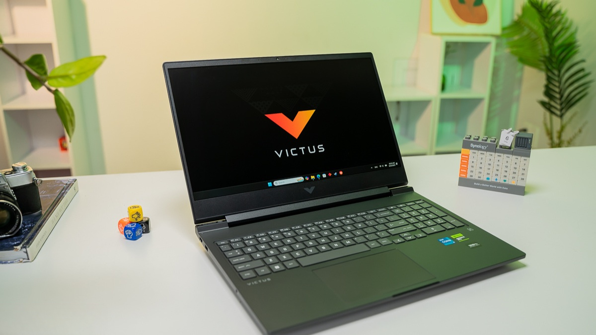 Màn hình 16,1 inch 165Hz 100% sRGB của HP Victus 16-R0376TX