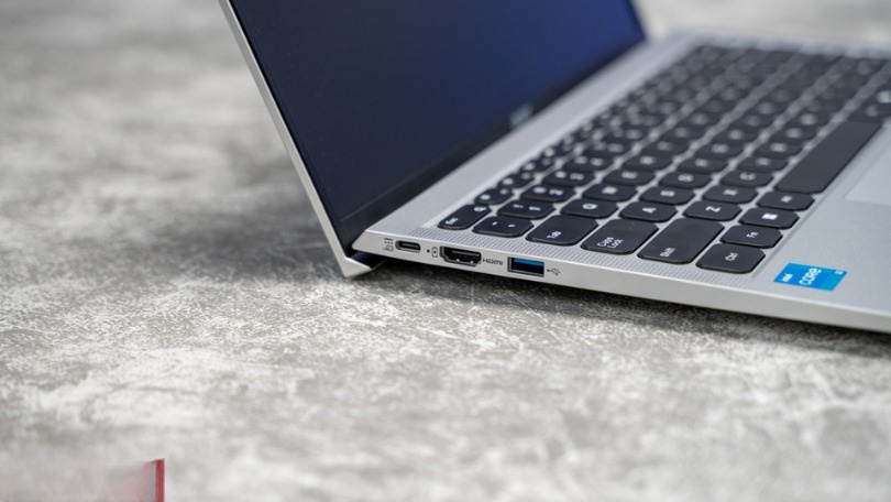 Thiết kế nắp kim loại Acer Aspire Lite Gen 2 AL14-52M-32KV
