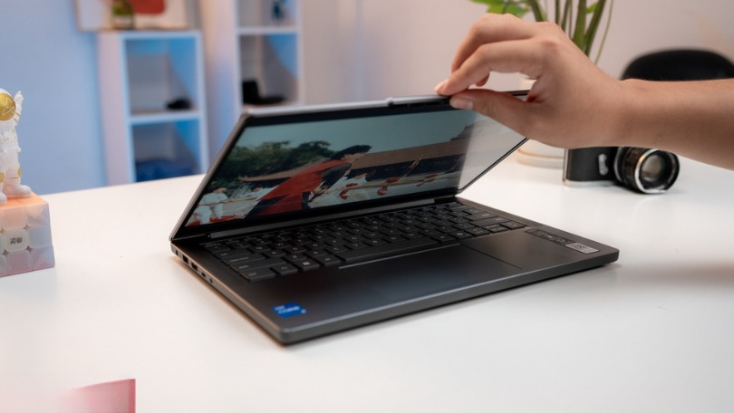 Thiết kế vỏ nhôm của Lenovo IdeaPad Slim 3 14IRH10 83K00008VN