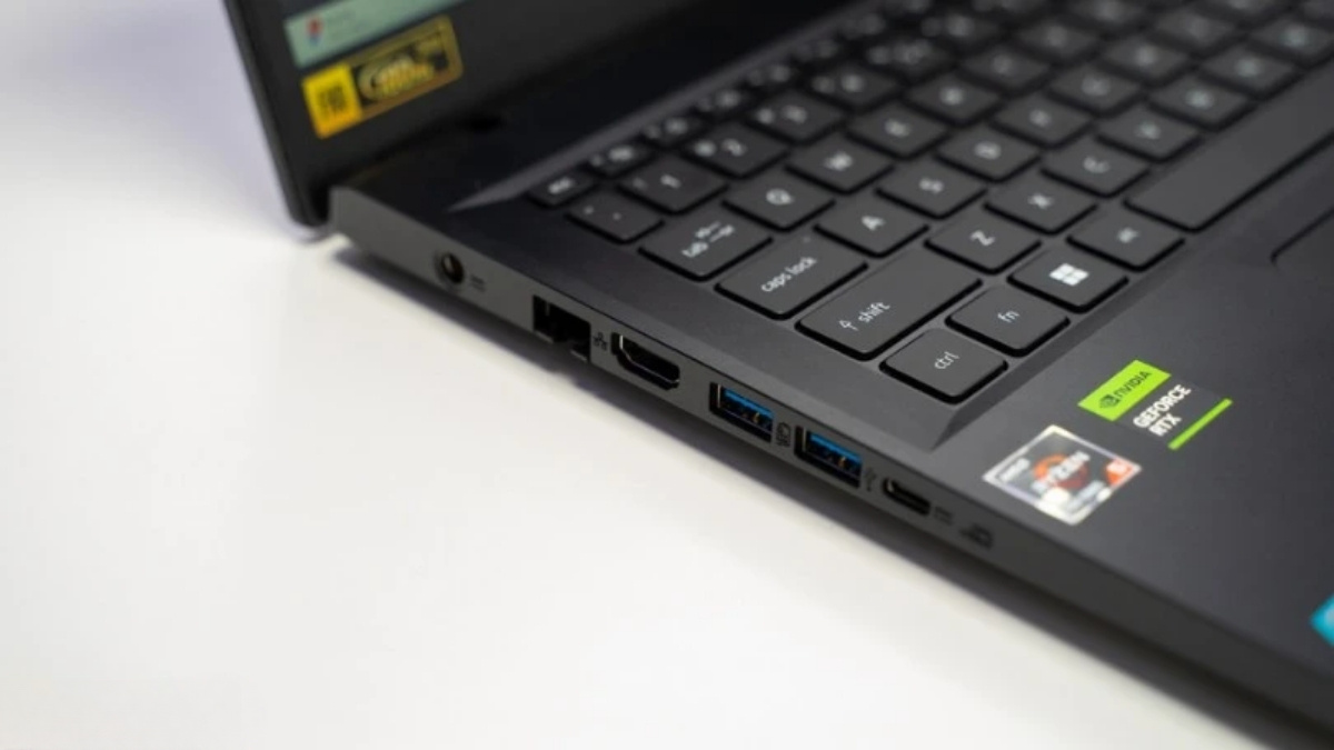 Cổng kết nối bên trái Acer Nitro V 15 ANV15-41-R0FE