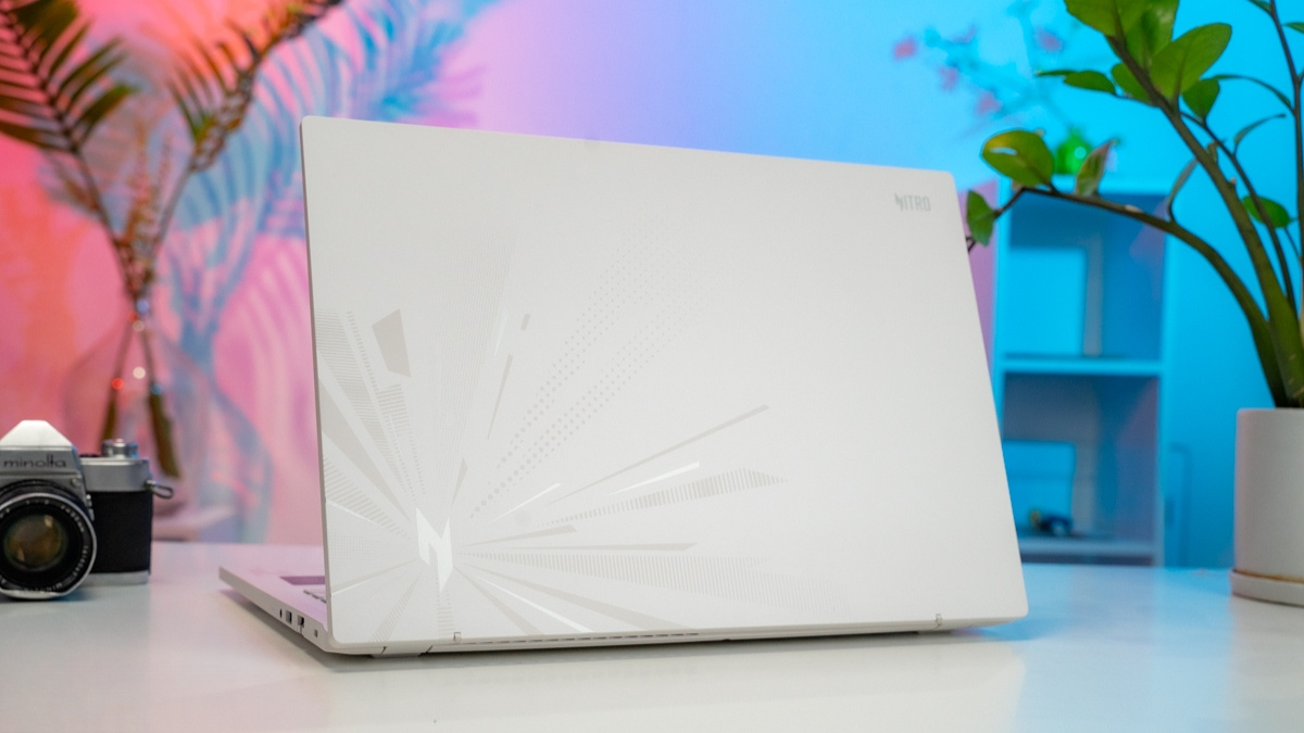 Thiết kế trắng của Acer Nitro Lite 16 NL16-71G-71FN