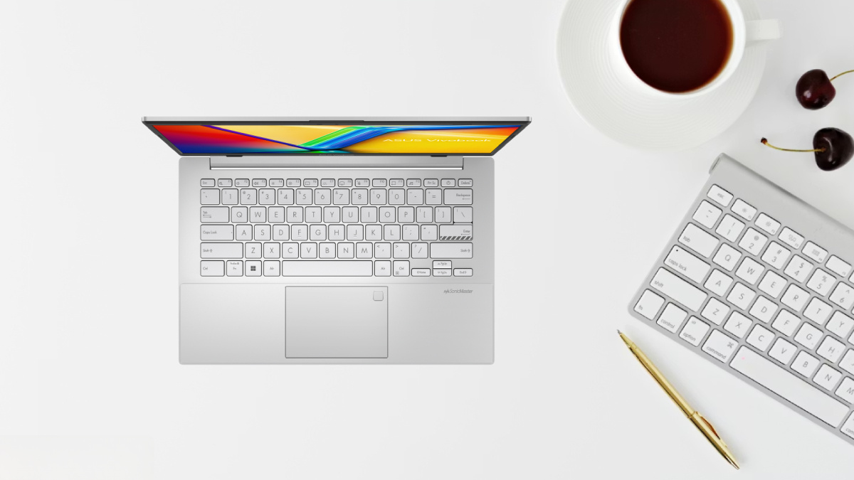 Thiết kế tinh gọn màu bạc của ASUS Vivobook Go 14 E1404FA-EB012W