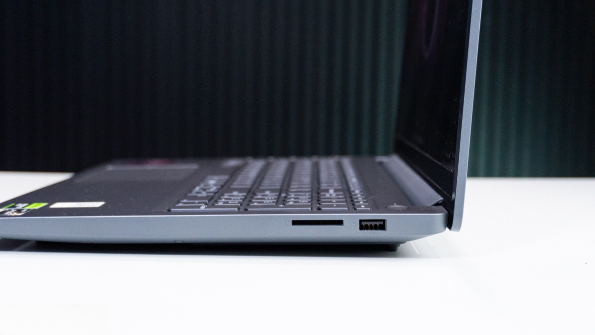 Thiết kế Lenovo LOQ 15ARP10E 83S0004FVN