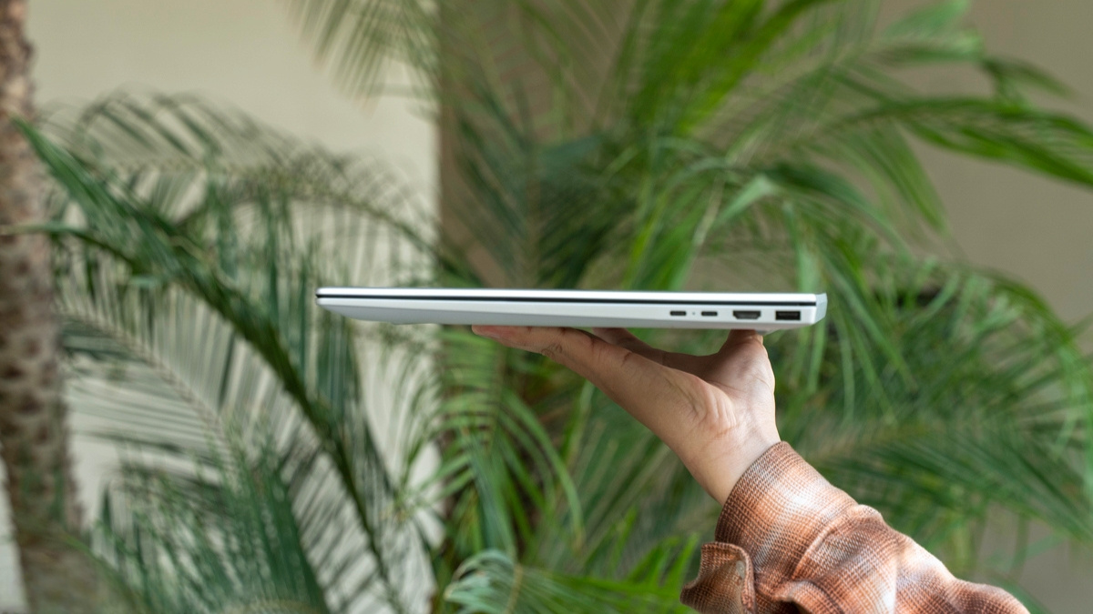 Cổng kết nối trên HP OmniBook 5 16-AG1069AU BZ7T1PA