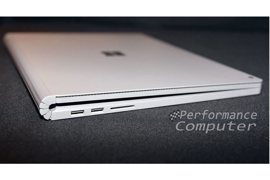 Đầu đọc thẻ SD giúp loại bỏ sự cần thiết của một bộ chuyển đổi USB hoặc bộ chuyển đổi riêng biệt để xem các cảnh quay khi đang di chuyển. 