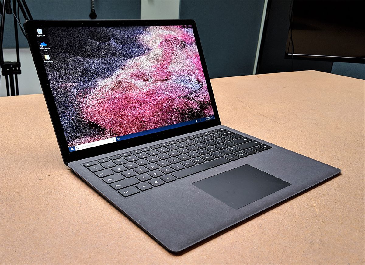 Máy tính xách tay Surface Laptop 2 – Chiếc laptop tốt nhất của năm