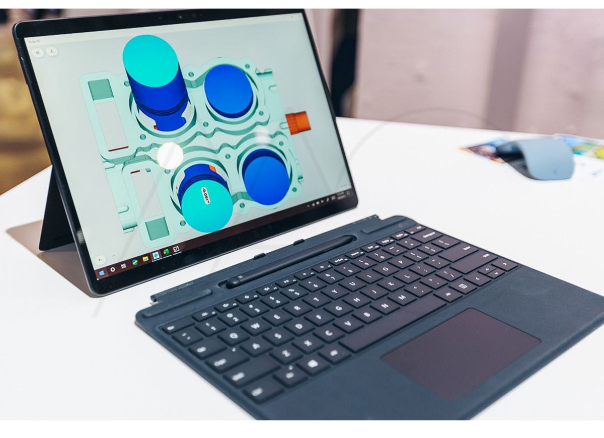 Audio của Surface Pro X được đánh giá là khá tuyệt vời, nhờ vào các loa kép ở mặt trước.