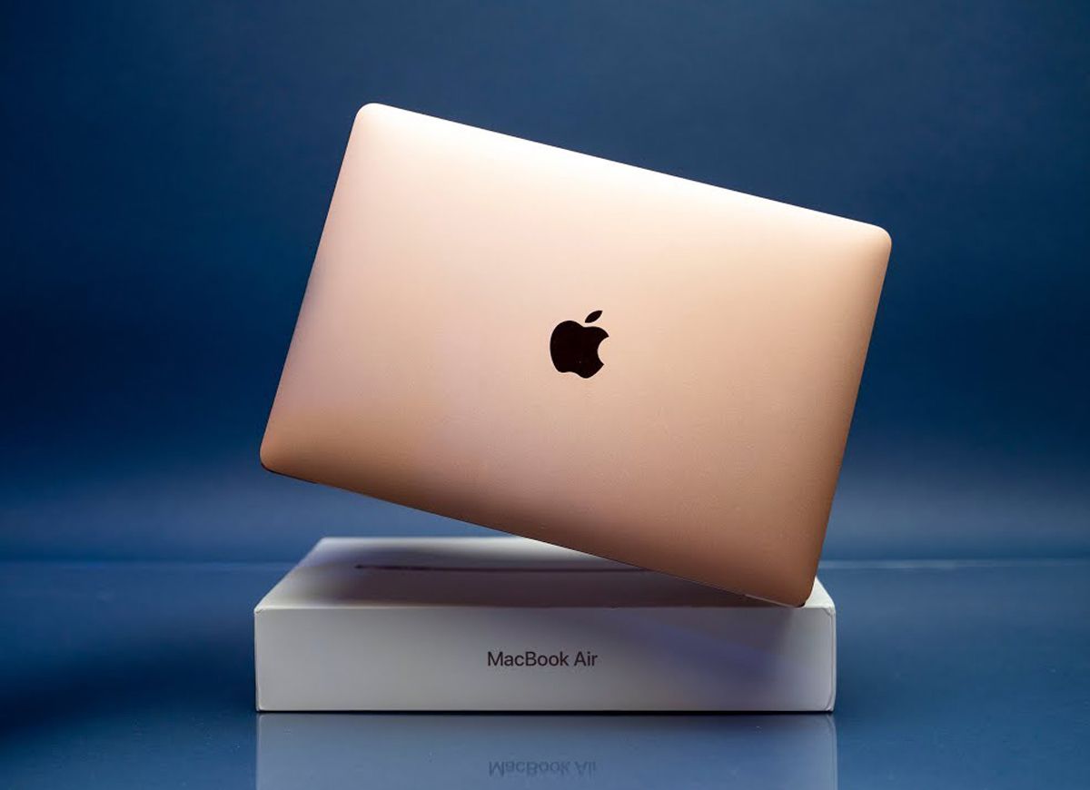 Mac365 | MacBook Air: 30,41cm x 21,24cm x 15,6 / 4,1mm; 1,25kg