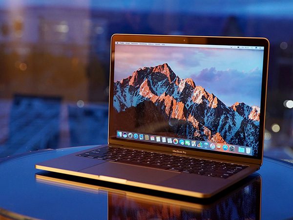 Có thể gặp khó khăn trong việc tìm mua laptop do sản phẩm đã được ra mắt từ 2020