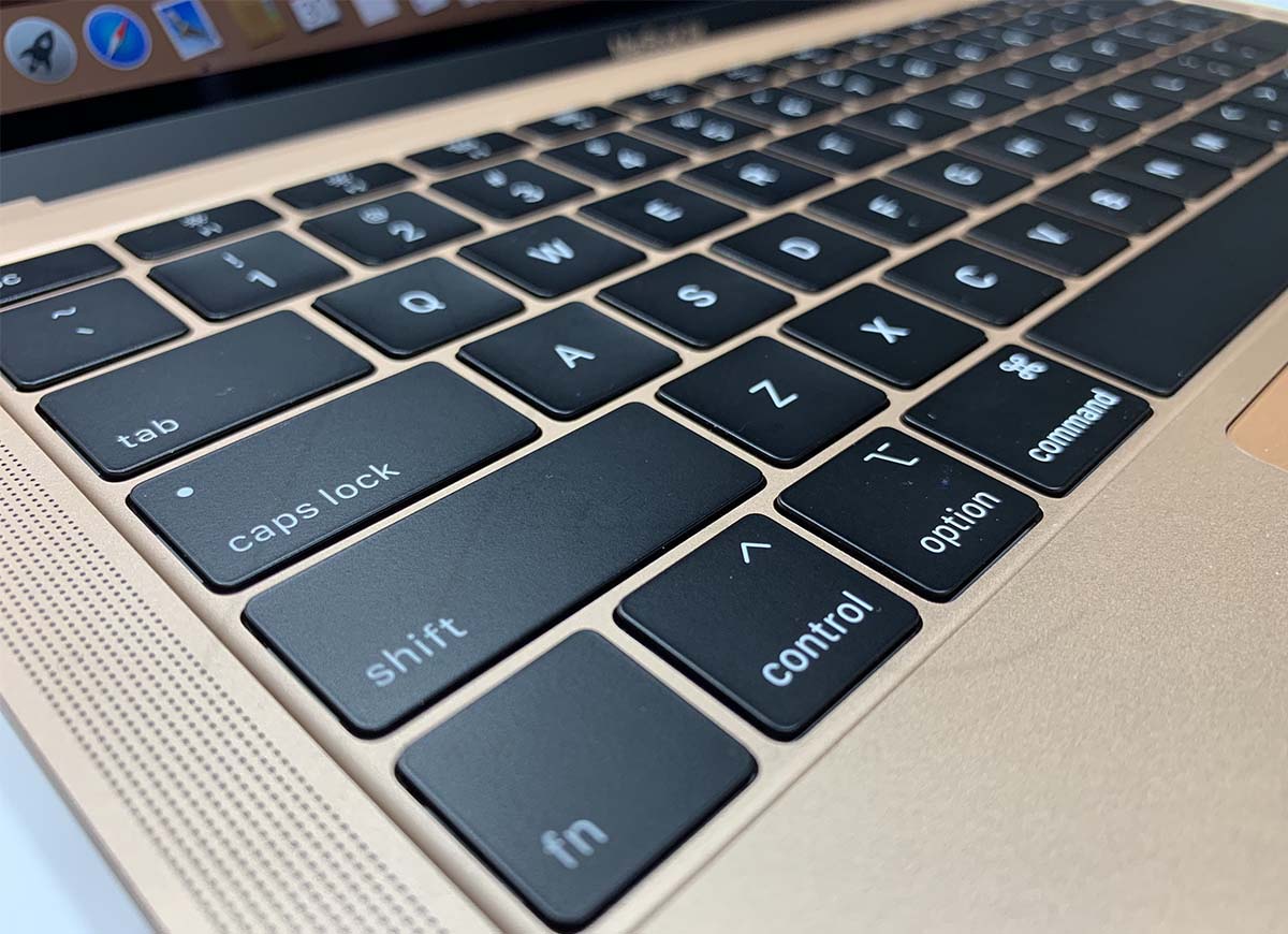 Macbook Air mới: bàn phím cắt kéo và hiệu năng tuyệt vời