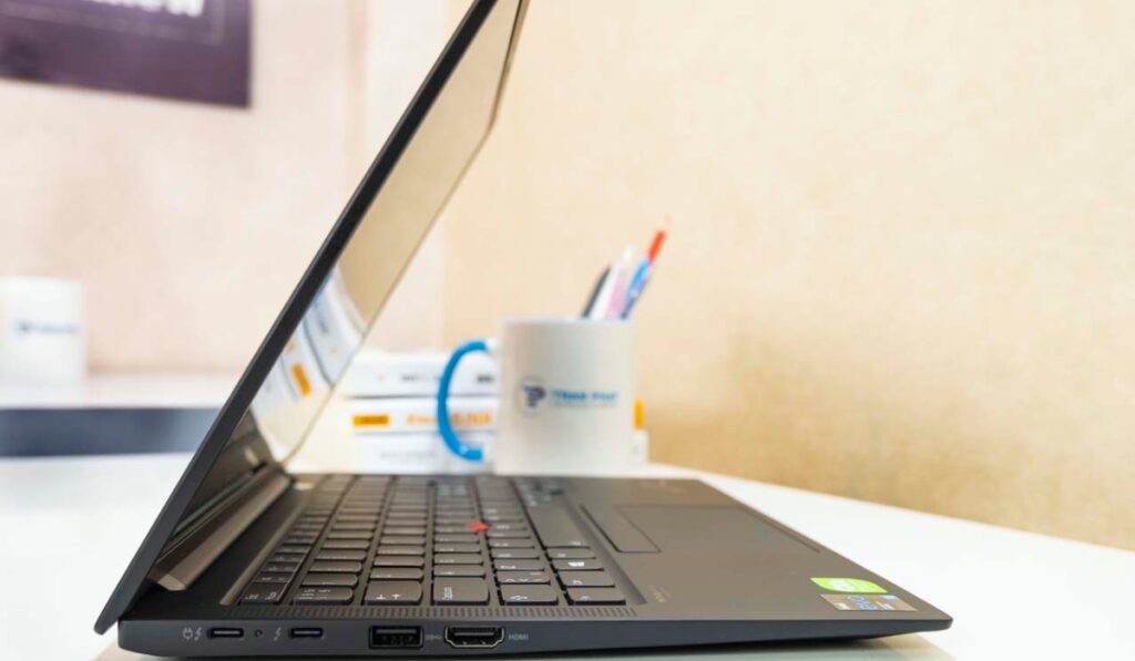 ThinkPad X1 Extreme Gen 3 có giá thành khá cao và ảnh hưởng đến quyết định mua hàng